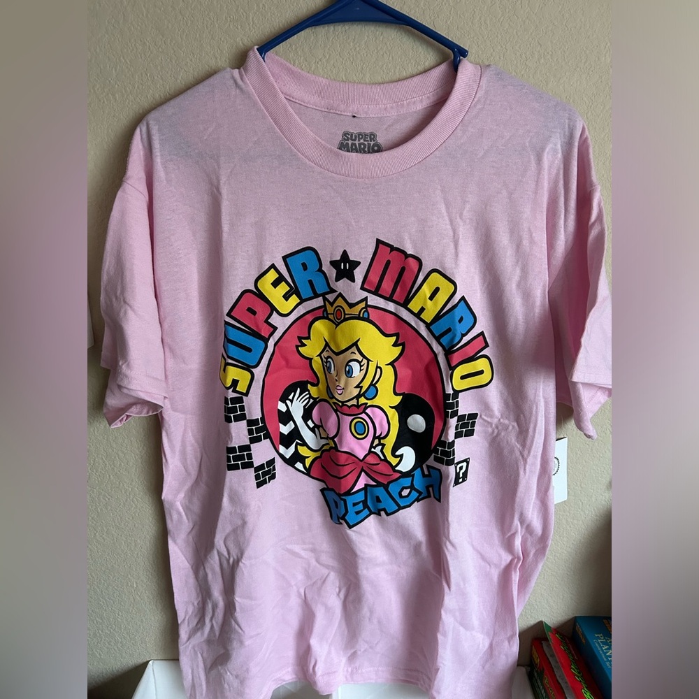 Peach Super Mario Graphic Tee